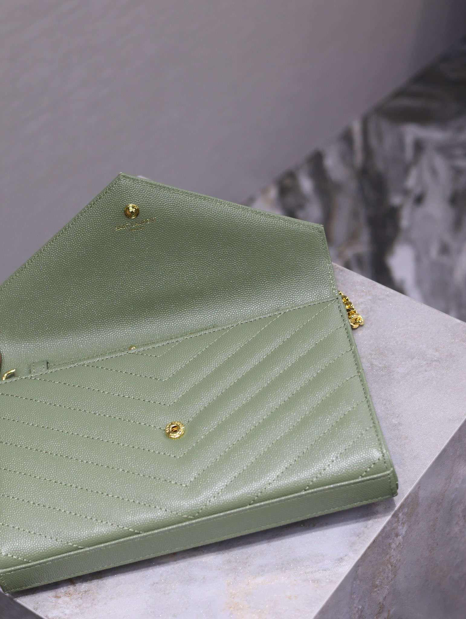 YSL Cassandra Monogram Classic Chain Wallet in Grained Poudre Leather 22.5 x 14 x 4cm - Image 8
