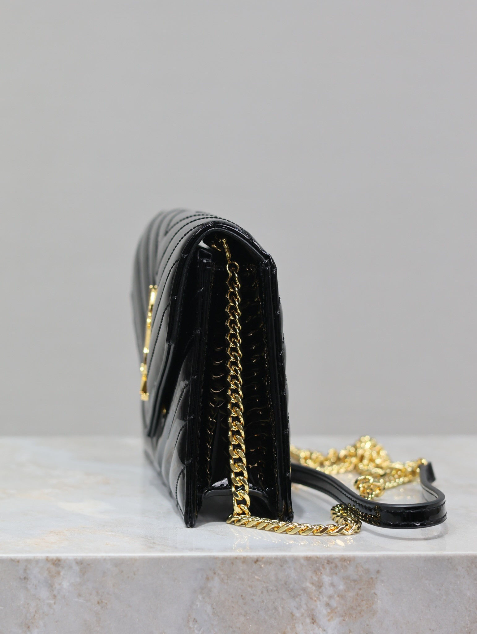 YSL Cassandra WOC envelope chain wallet in patent leather 19 x 12.5 x 3.5cm - Image 6