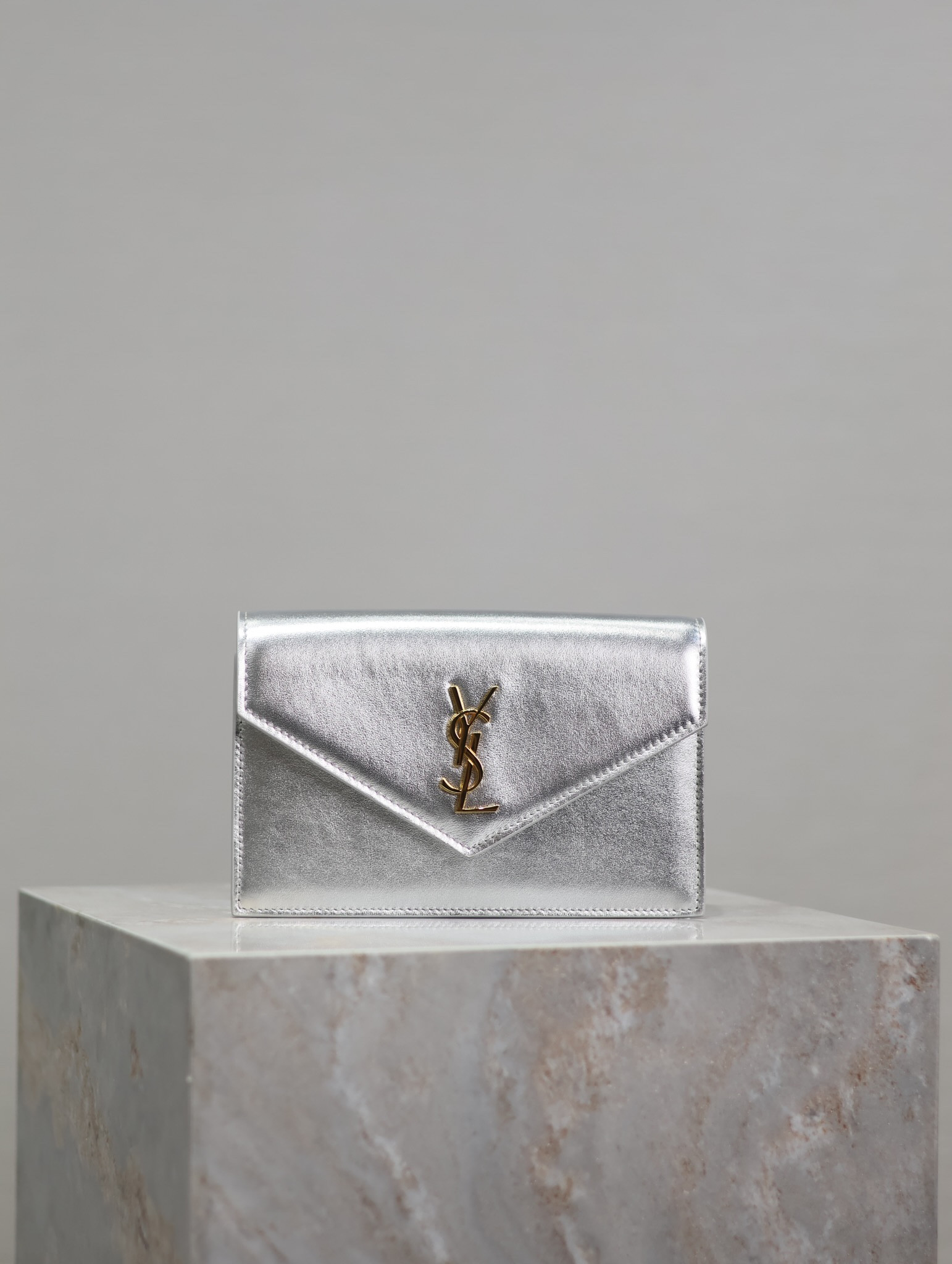 YSL Cassandra WOC envelope chain wallet 19x12.5x3.5cm