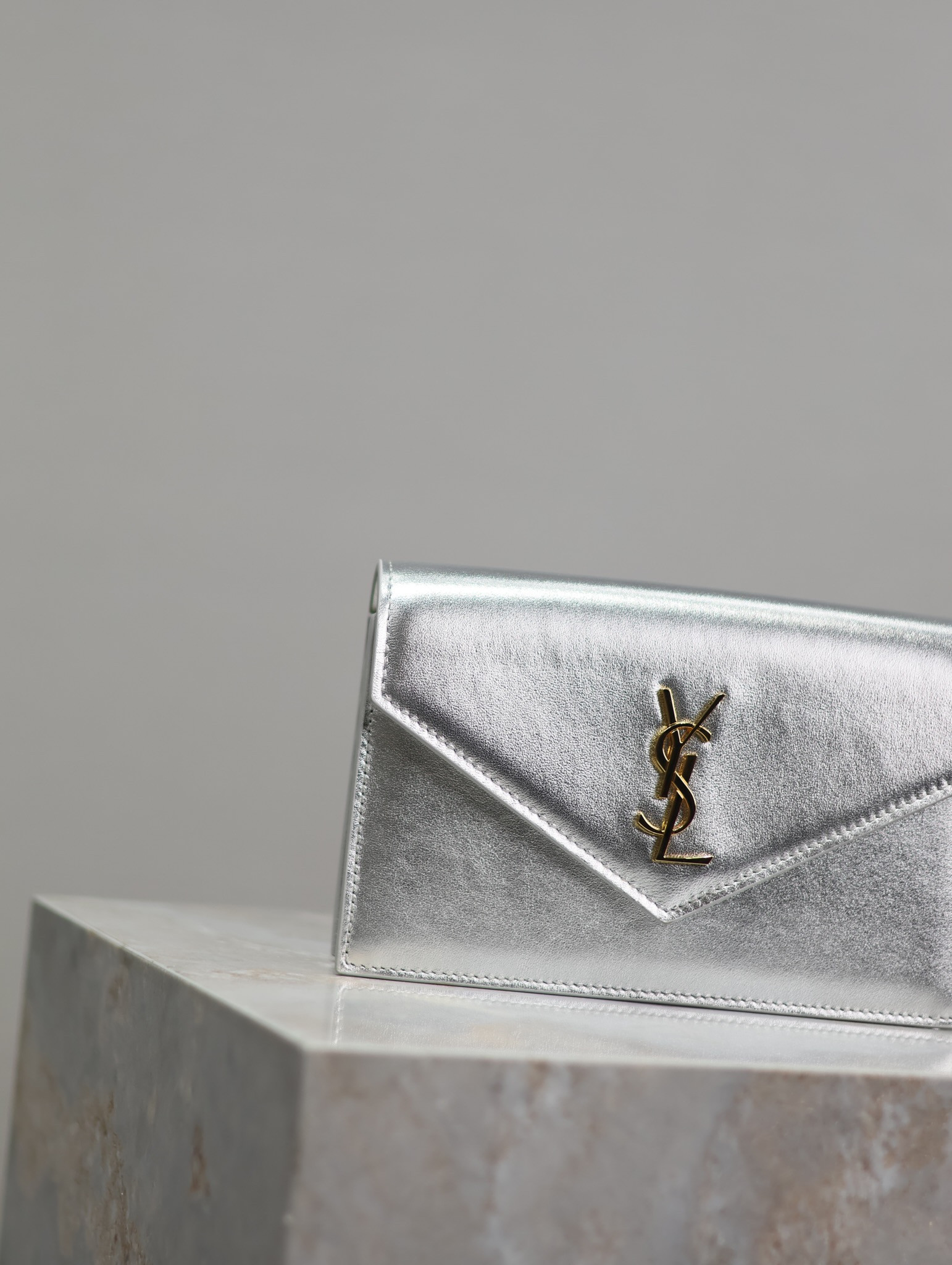YSL Cassandra WOC envelope chain wallet 19x12.5x3.5cm - Image 3