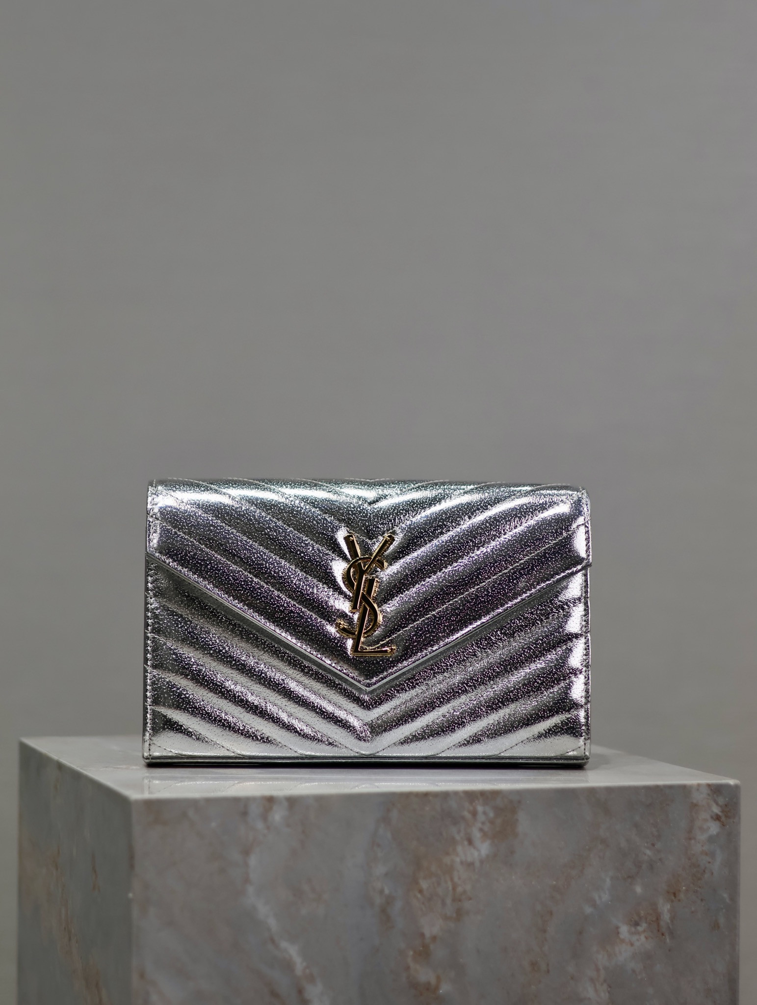 YSL Cassandra Monogram Classic Chain Wallet 22.5 x 14 x 4cm - Image 2