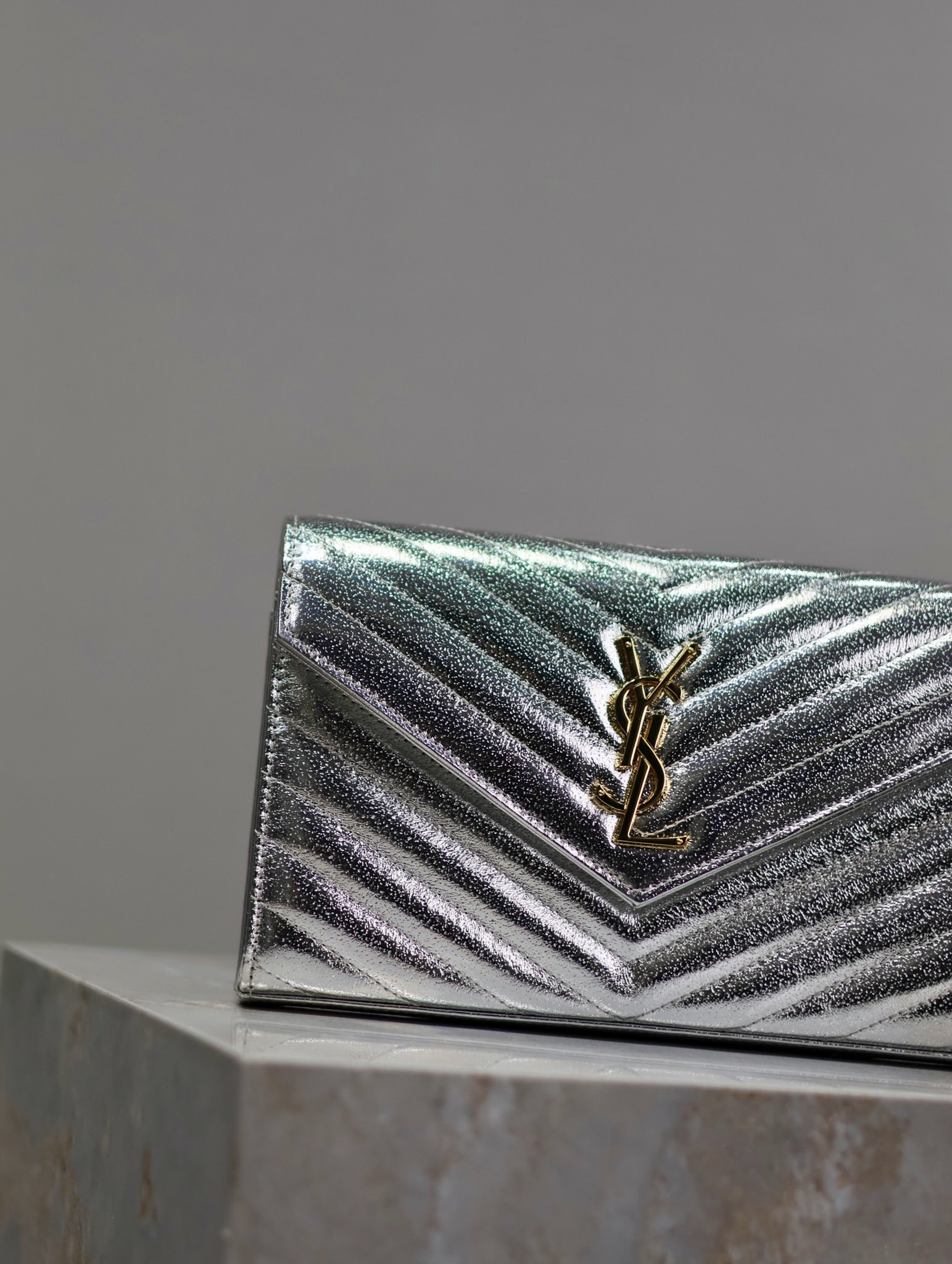 YSL Cassandra Monogram Classic Chain Wallet 22.5 x 14 x 4cm - Image 3