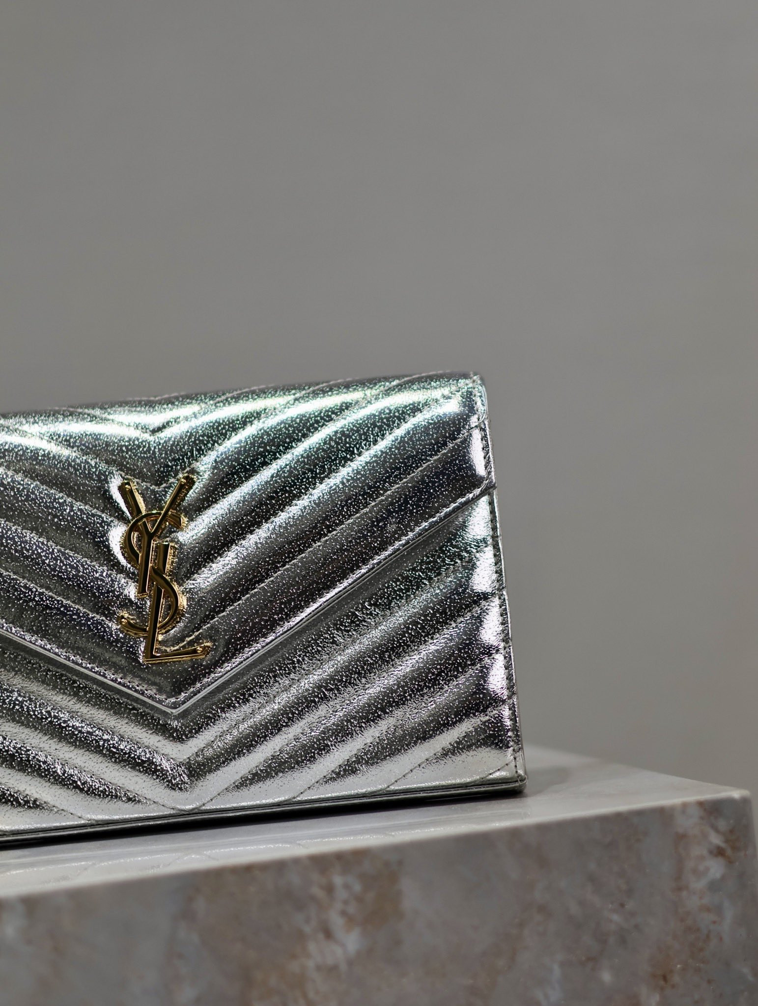 YSL Cassandra Monogram Classic Chain Wallet 22.5 x 14 x 4cm - Image 4