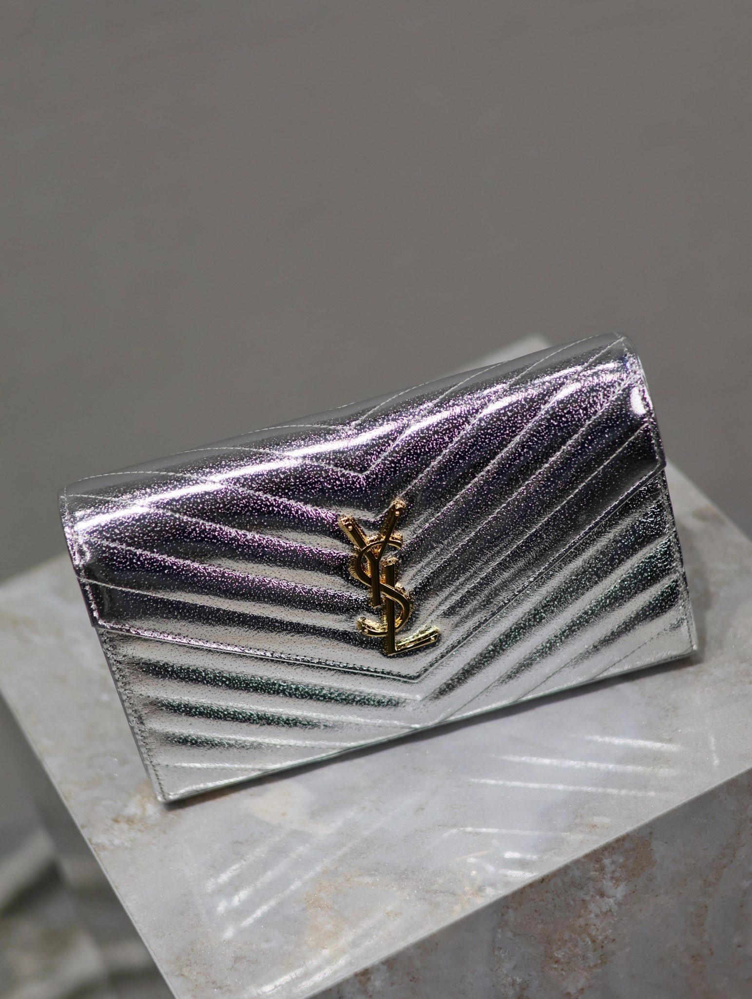 YSL Cassandra Monogram Classic Chain Wallet 22.5 x 14 x 4cm - Image 5