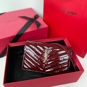 YSL WOC CASSANDRE envelope chain wallet in patent leather 19x12.5x3.5cm