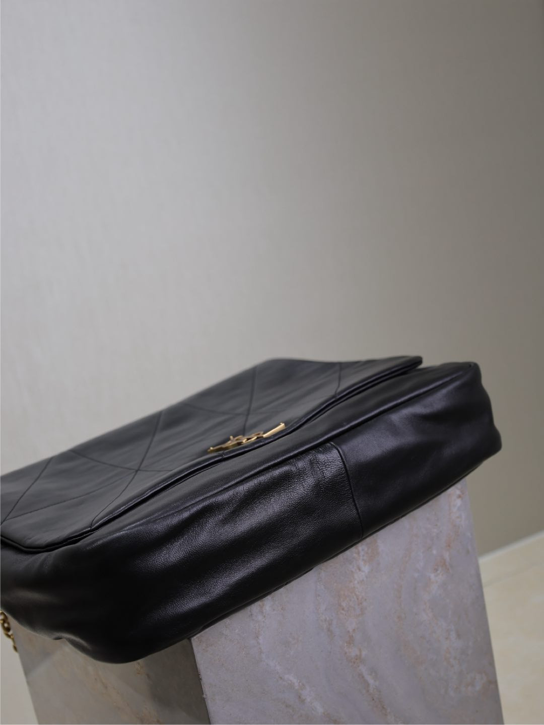 YSL large jamie 4.3 in lambskin 43x29x9cm - Image 9