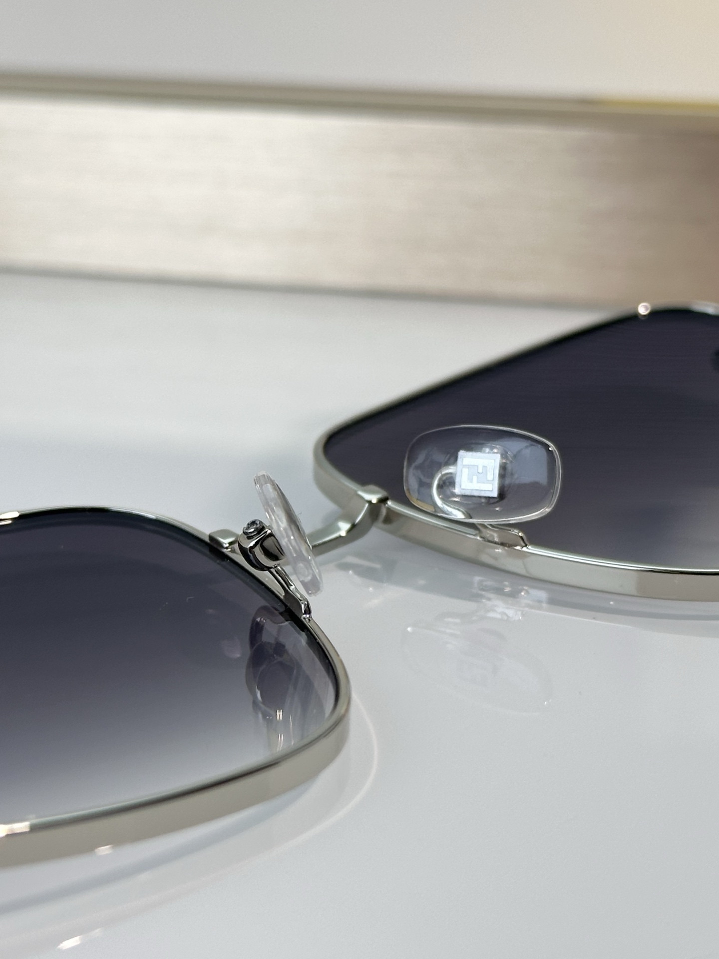 Fendi Glasses FE40149U 58-19-140 - Image 13