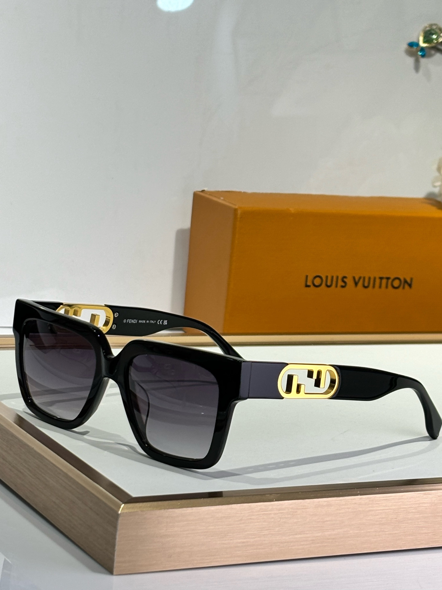 Fendi Glasses FE40180 51-19-145 - Image 4