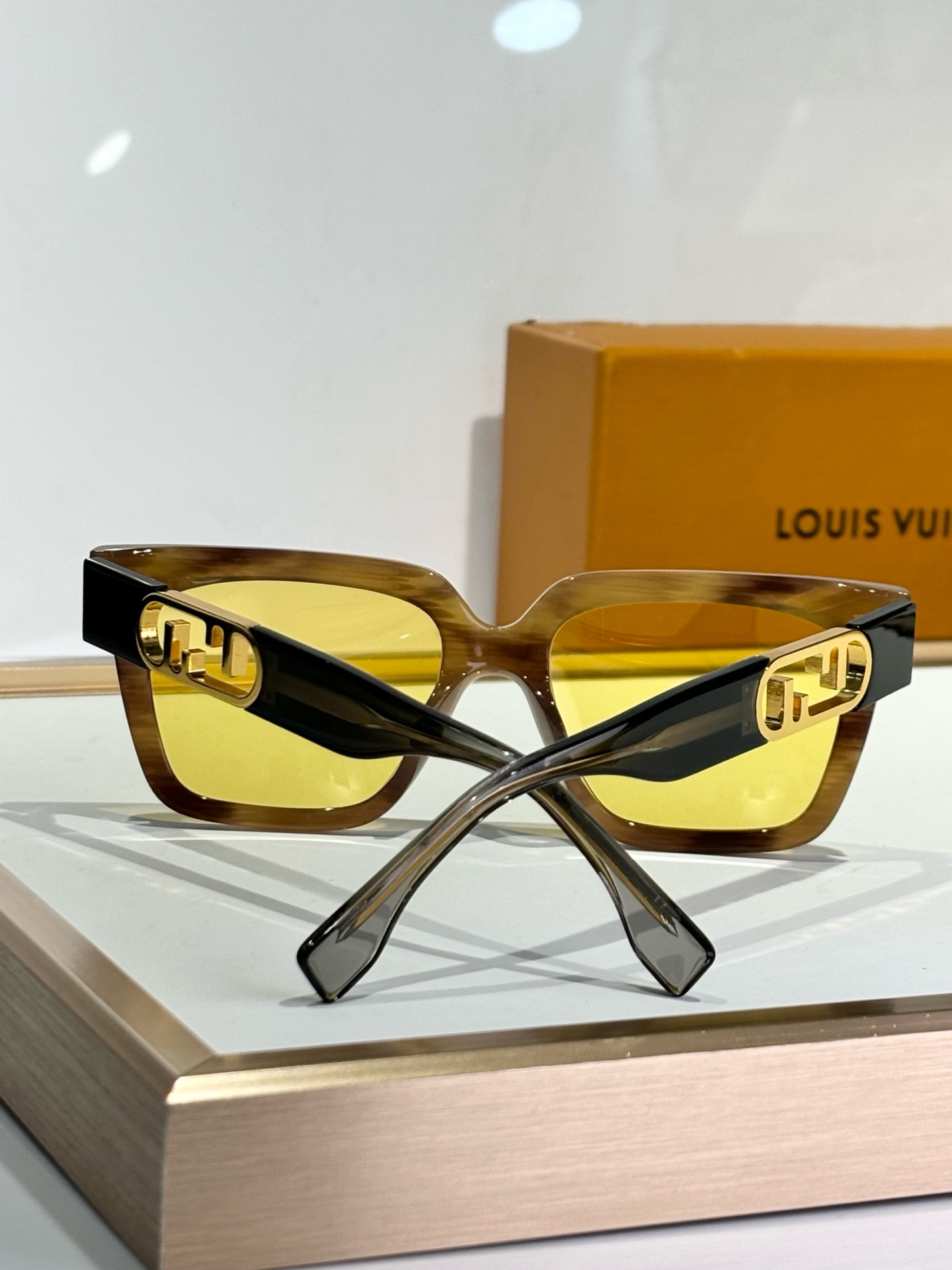 Fendi Glasses FE40180 51-19-145 - Image 8
