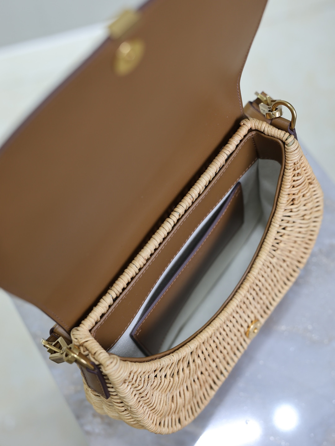YSL Mini VOLTAIRE top handle bag in osier 20x22x7.5cm - Image 9