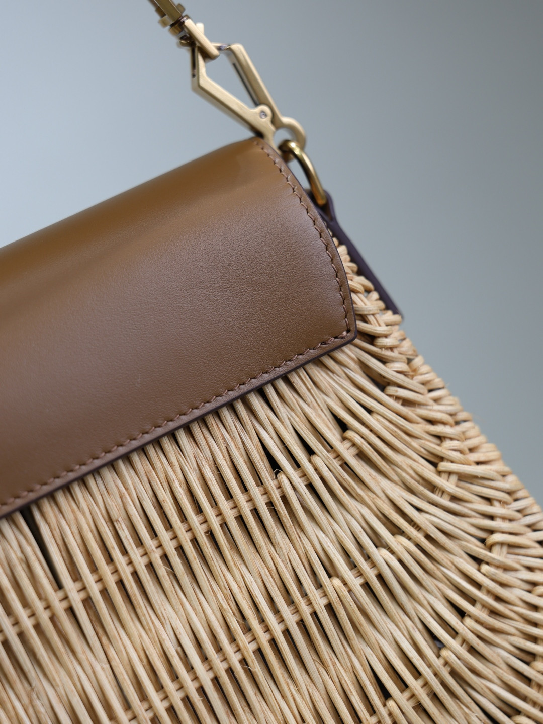 YSL Mini VOLTAIRE top handle bag in osier 20x22x7.5cm - Image 11