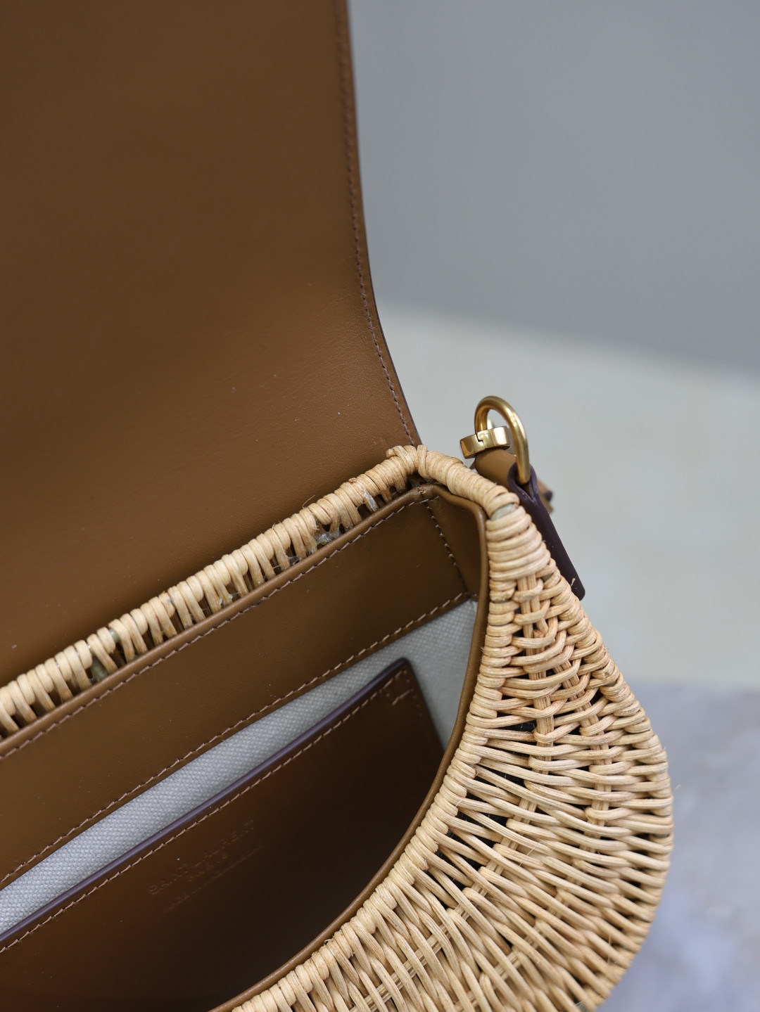 YSL Mini VOLTAIRE top handle bag in osier 20x22x7.5cm - Image 15
