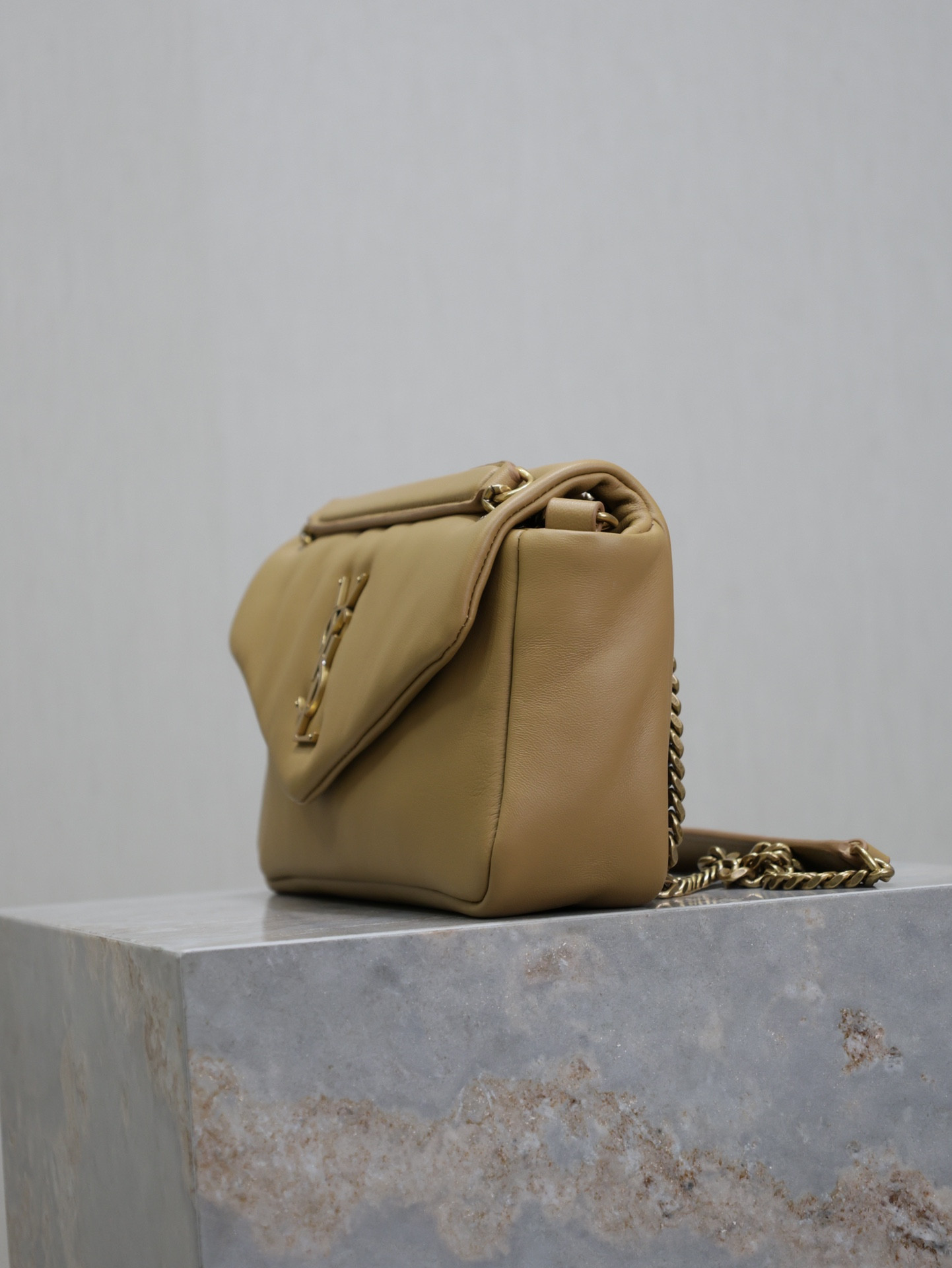 YSL CALYPSO small in plunged lambskin 26x14x7cm - Image 6