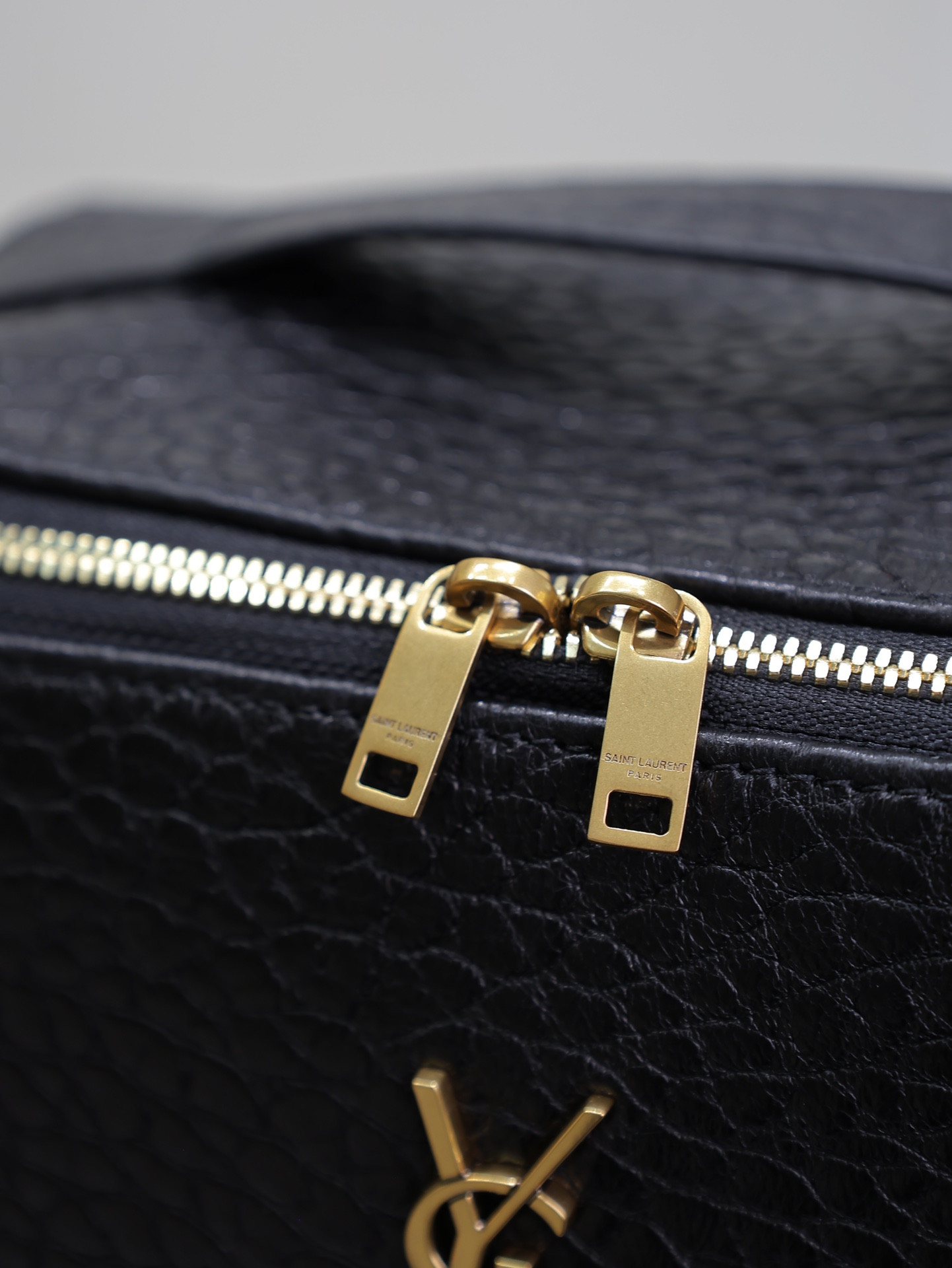 YSL GABY Vanity Case in Grained Leather 21x13x13cm - Image 9
