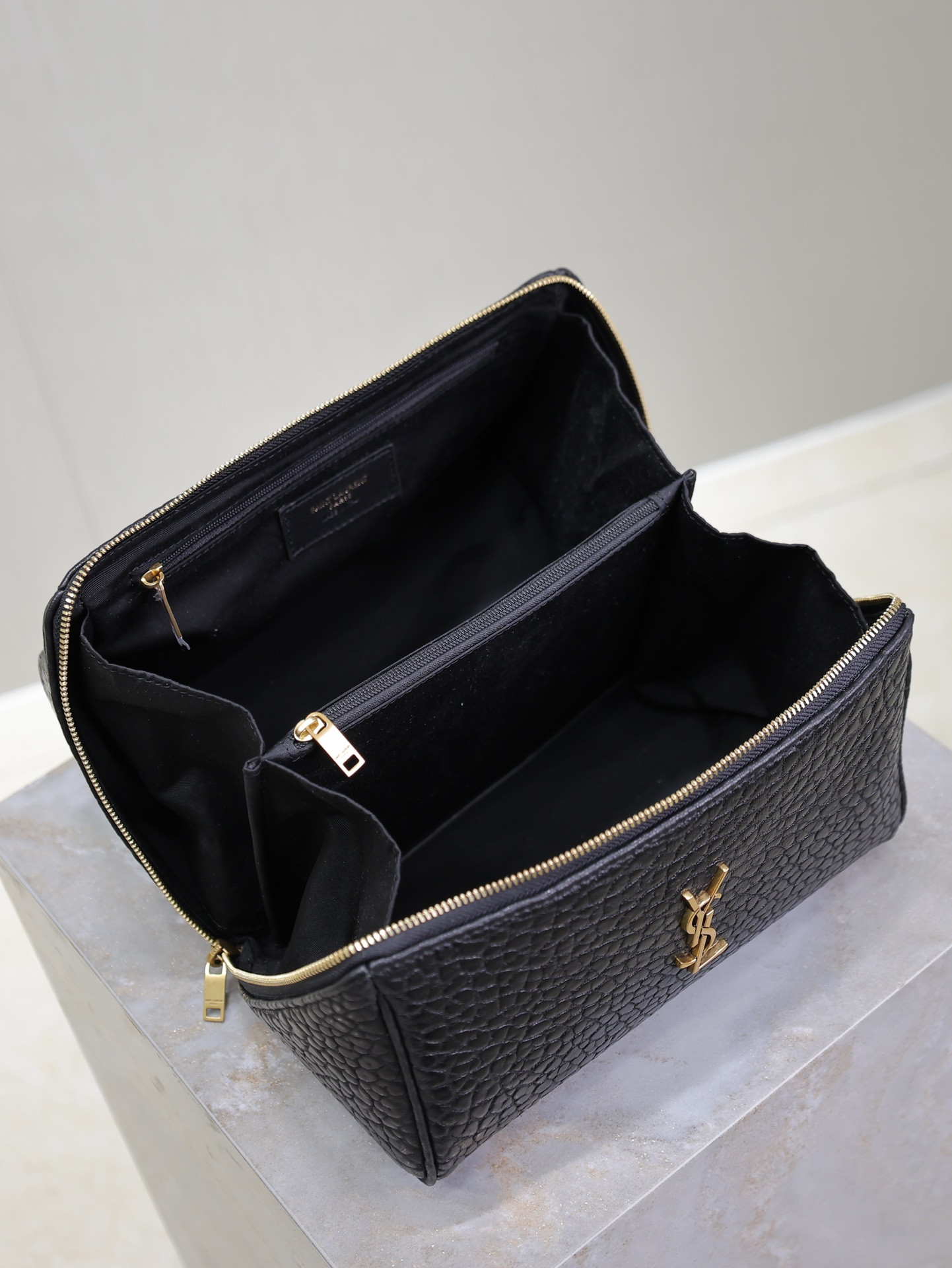 YSL GABY Vanity Case in Grained Leather 21x13x13cm - Image 5