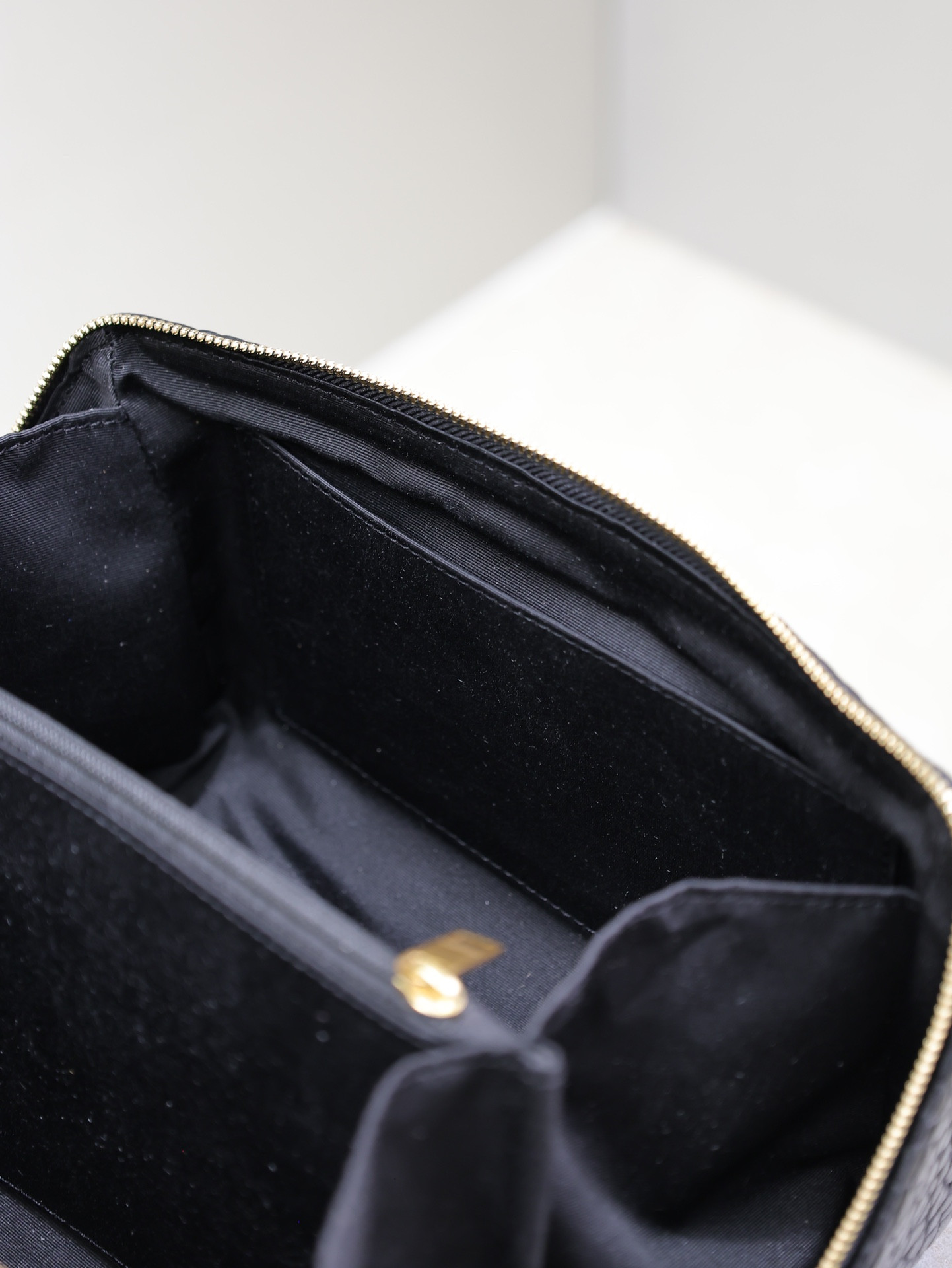 YSL GABY Vanity Case in Grained Leather 21x13x13cm - Image 14