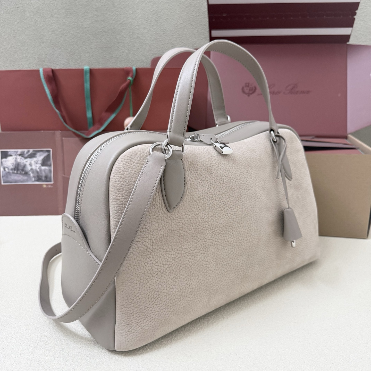 Loro Piana Needle 38x22x16cm - Image 3