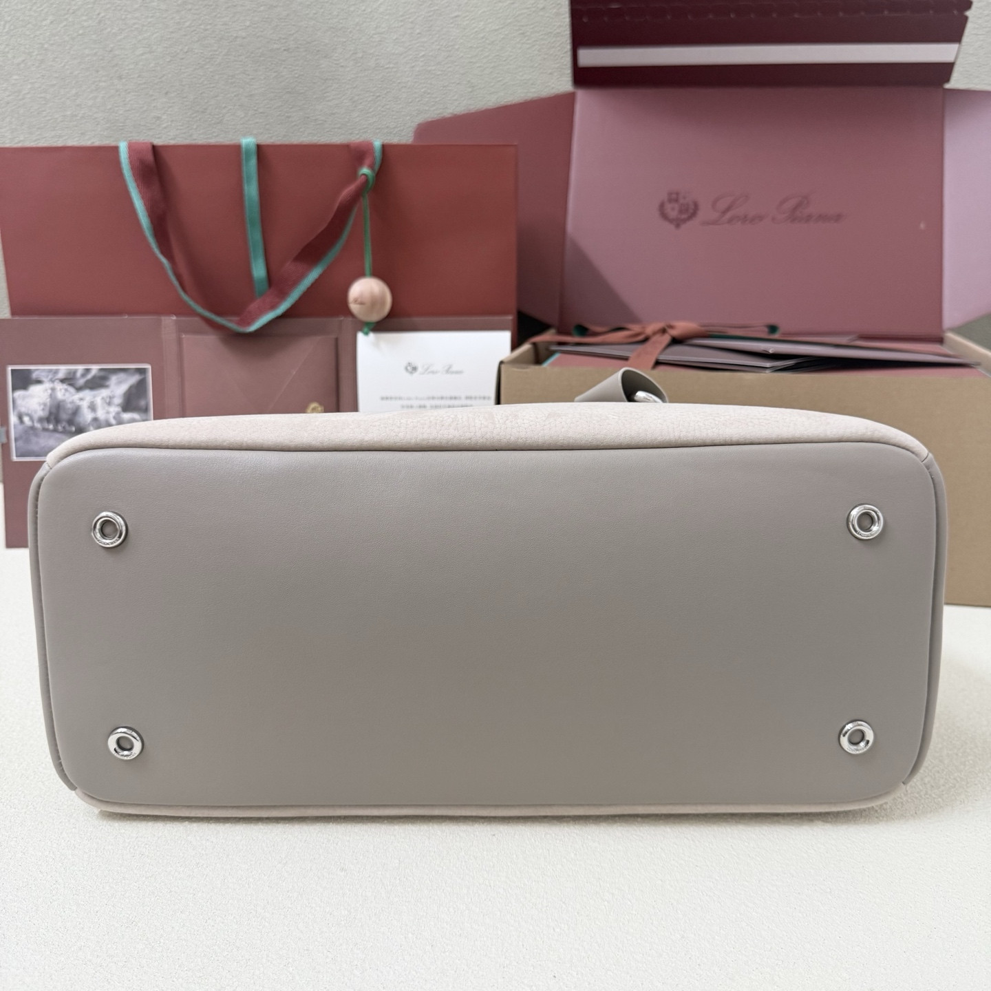 Loro Piana Needle 38x22x16cm - Image 4
