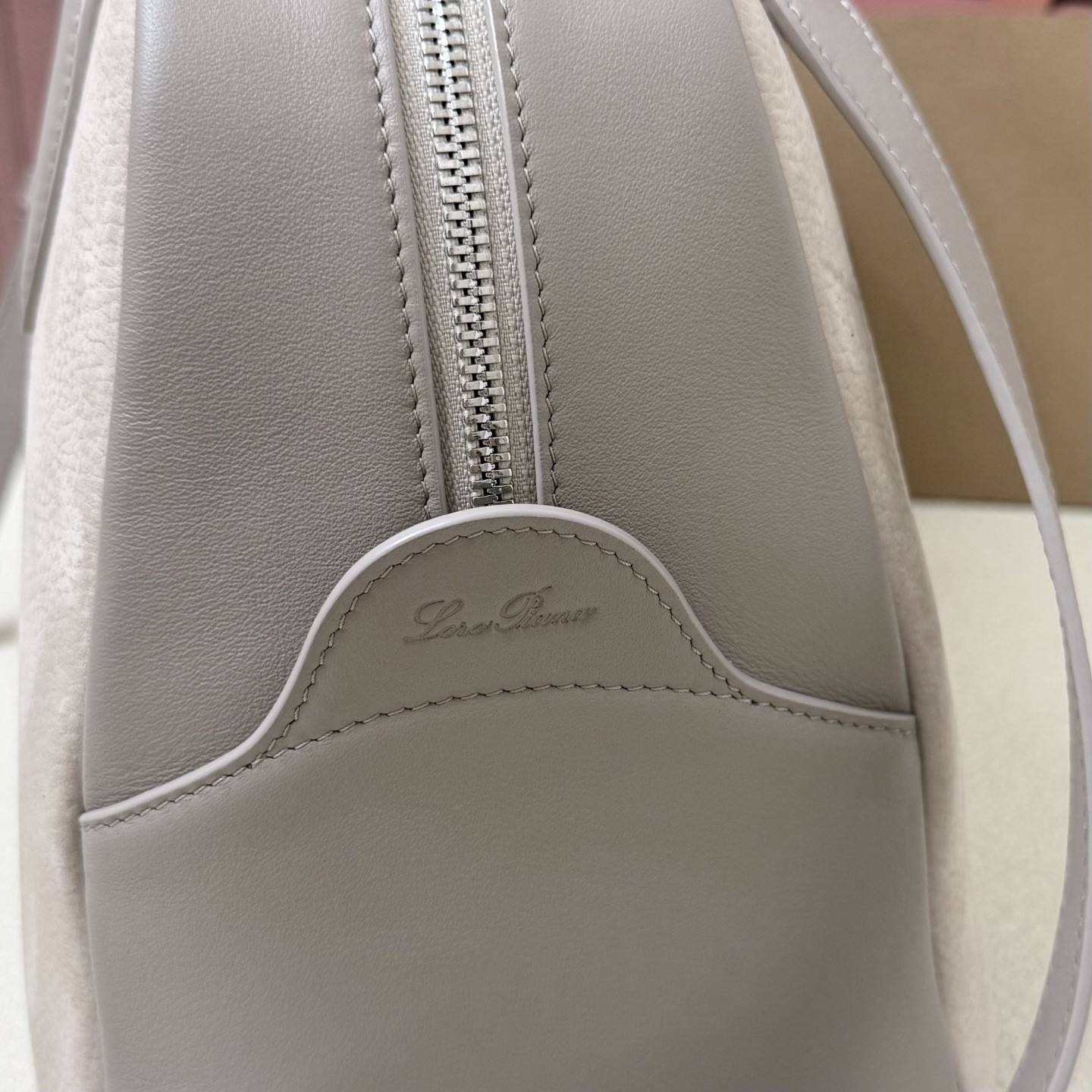 Loro Piana Needle 38x22x16cm - Image 8