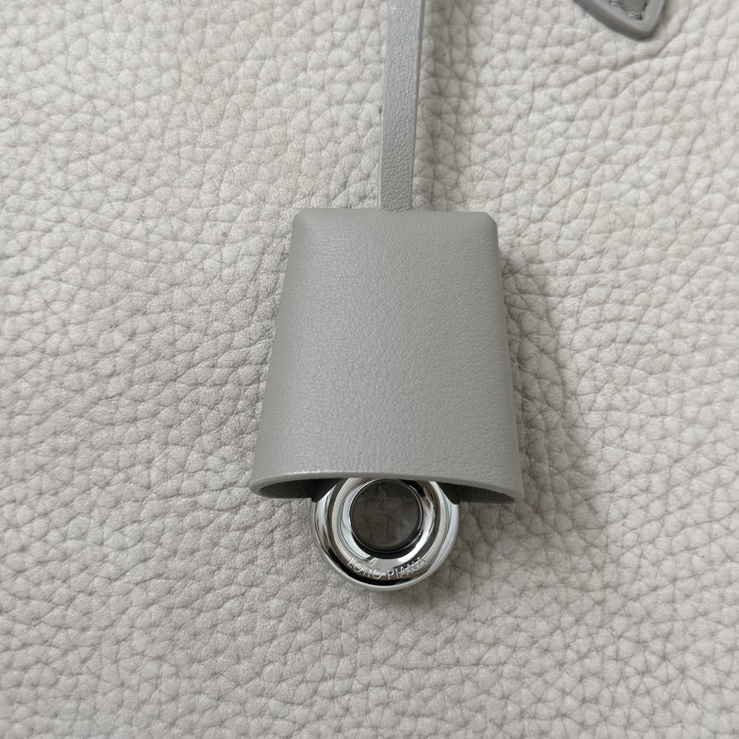 Loro Piana Needle 38x22x16cm - Image 9