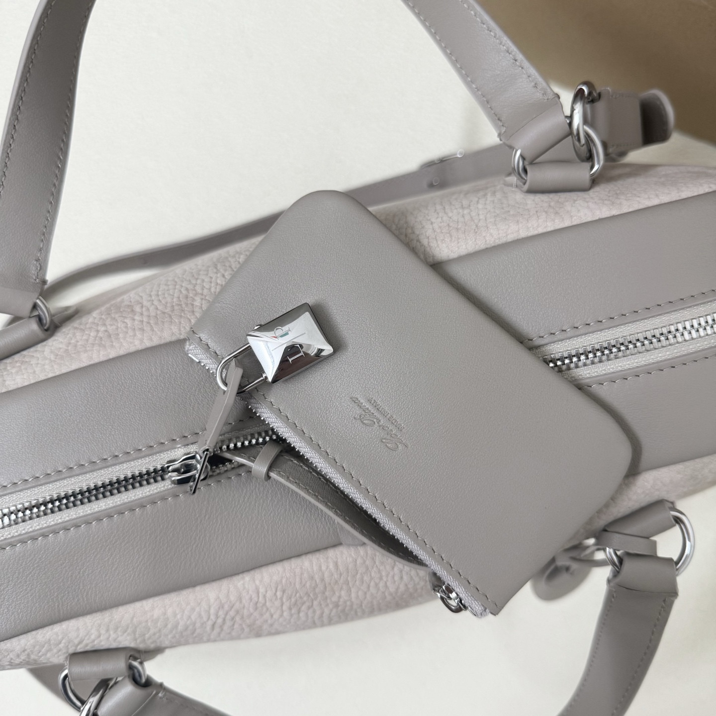 Loro Piana Needle 38x22x16cm - Image 10