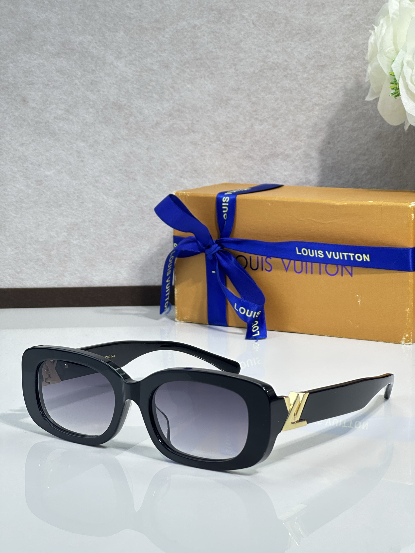 LV Glasses Z3013U 53-19-140 - Image 10