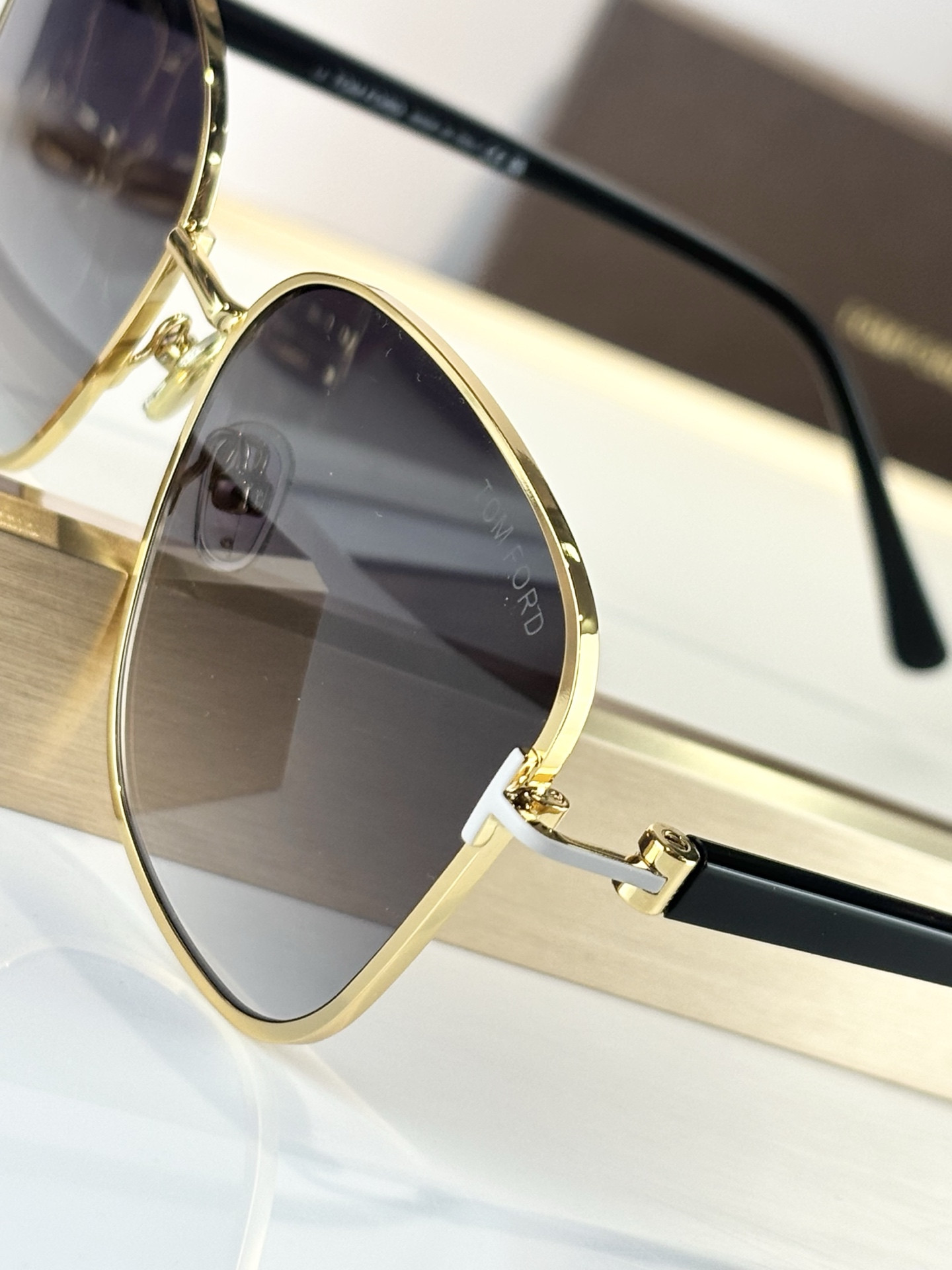 Tom Ford Glasses TF1029 57-17-140 - Image 9