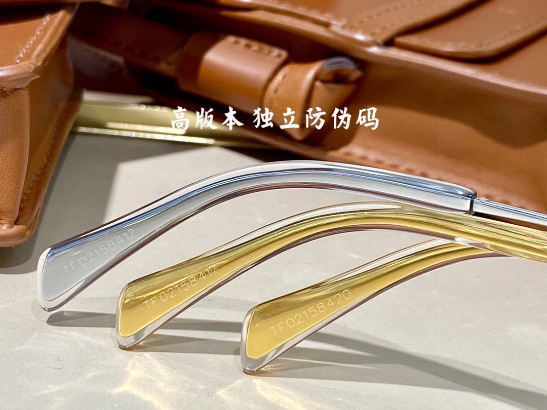 Celine Aviator Sunglasses CL40062 61-12-145 - Image 10